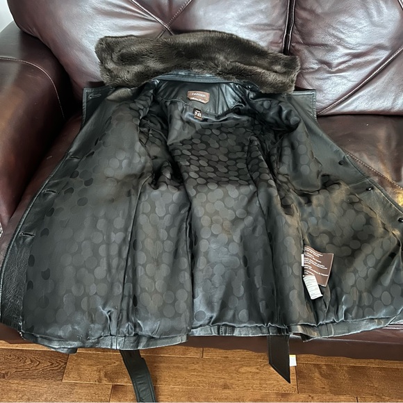 ⭐️ Danier Italian Leather Trench Jacket  Black Lightweight Fur Collar Size XS - Picture 17 of 17